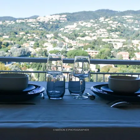 2 étoiles - Sur Le Port - Cannes Marina * Mandelieu