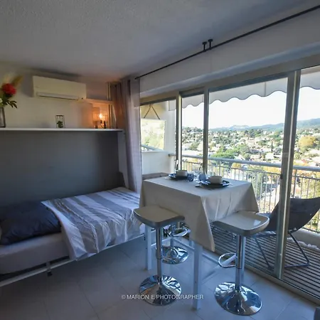 2 étoiles - Sur Le Port - Cannes Marina Appartamento *