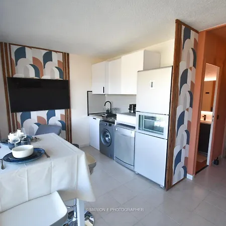 2 Etoiles - Sur Le Port - Cannes Marina Apartment *